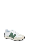 New Balance Kinder 327 In Weiss/grün, Synthetic, Grösse 40 In White