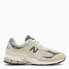 NEW BALANCE NEW BALANCE | LOW M2002R SANDSTONE SNEAKERS