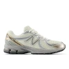 New Balance 860v2 In White/brown/grey