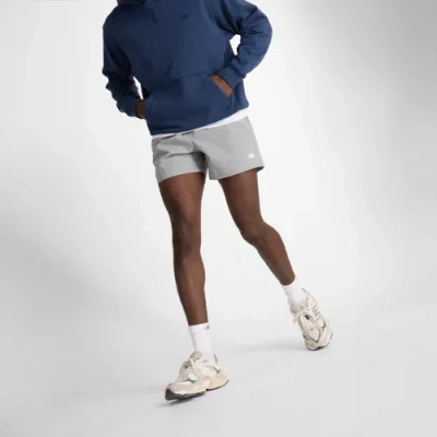 NEW BALANCE HERREN ATHLETICS STRETCH WOVEN SHORT 5" IN BEIGE, POLYWOVEN, GRÖSSE XS