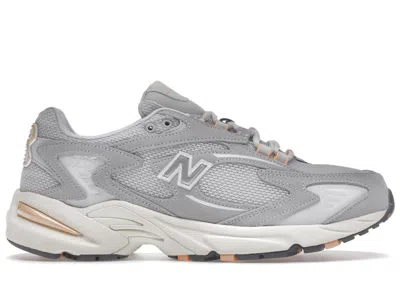 Pre-owned New Balance Men's  725 Sneakers In Arctic Fox/ivory In White