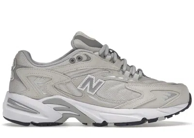 Pre-owned New Balance Men's  725 Sneakers In Beige/grey/white