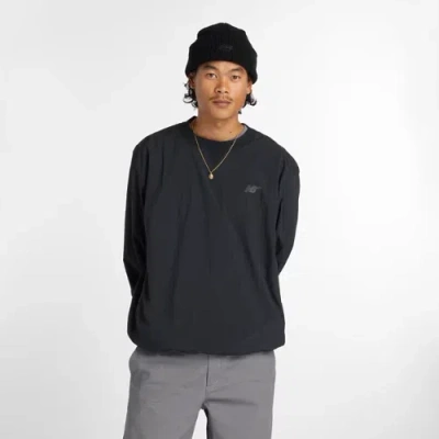 New Balance Men's Numeric Woven Crew Shirt In Black