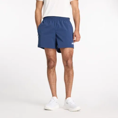 NEW BALANCE MENS NEW BALANCE ATHLETICS STRETCH WOVEN 5" SHORTS