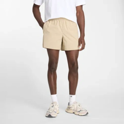 NEW BALANCE MENS NEW BALANCE ATHLETICS STRETCH WOVEN 5" SHORTS