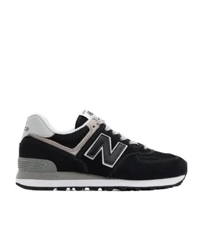 New Balance Panel-detail Logo Patch Sneakers In Black