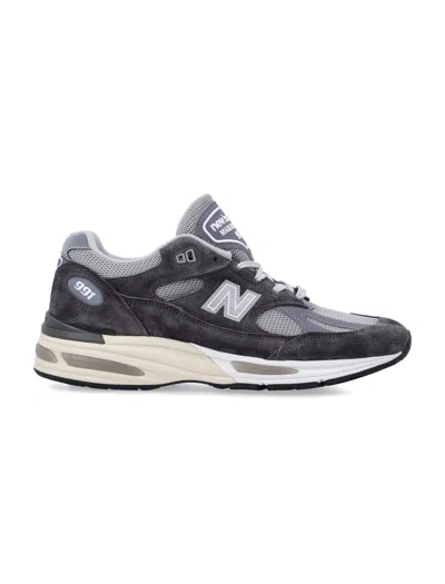 New Balance Premium Comfort Sneaker For Unisex - Model 991v2 In Forged Iron - Alloy
