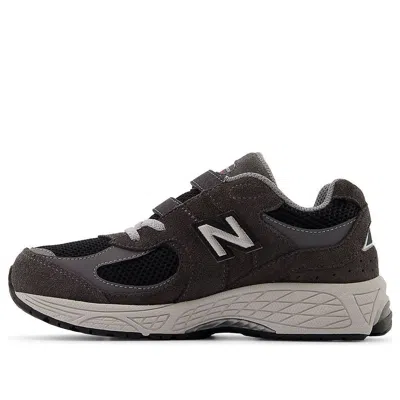 New Balance (ps)  2002 'black Cement' In Brown