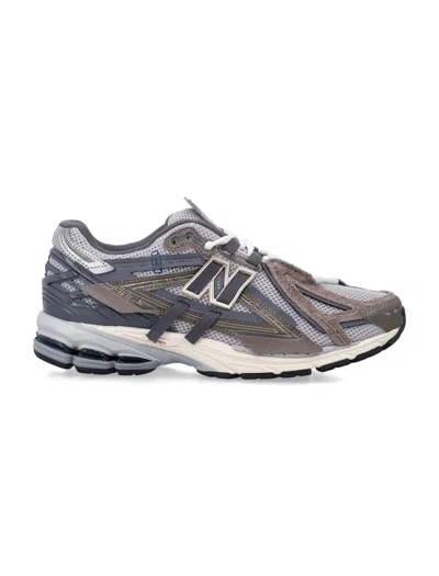 New Balance Revolutionary 1960 Sneakers - Fashion-forward Comfort In White