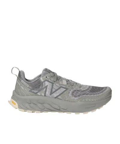 NEW BALANCE ROUND-HEAD SNEAKERS