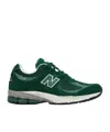 New Balance Round-head Sneakers In Green