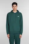 New Balance Small Logo Brushed Fleece Hoodie Sweatshirt In Nightwatch Green, Men's At Urban Outfitters In Green