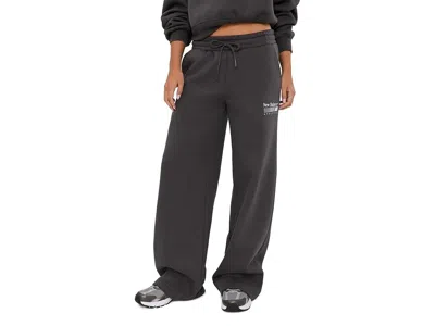 New Balance Trackside Fleece Pants Women's Clothing Black: Sm One Size