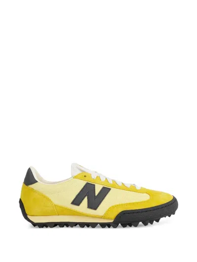 New Balance Ugtr9 Panelled Sneakers In Yellow
