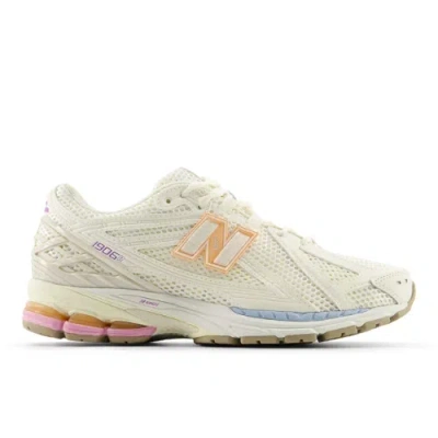 New Balance Unisex 1906r Sneakers In White/beige/pink