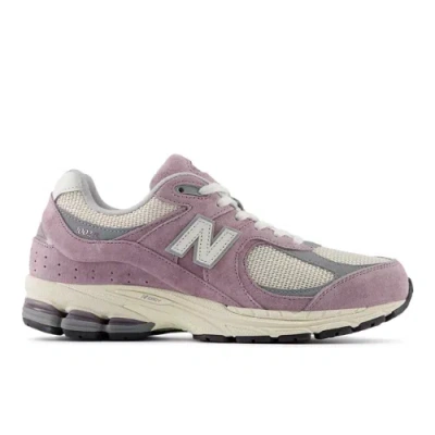 New Balance Unisex 2002r Sneakers In Purple/beige
