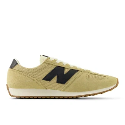 New Balance Gender Neutral 471 Sneaker In Green