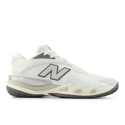 New Balance Unisex Hesi Low V2 Basketball Shoes In White