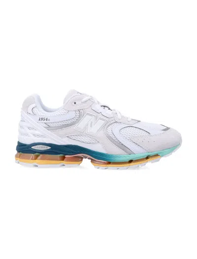 New Balance Unisex Mesh Running Sneakers In White