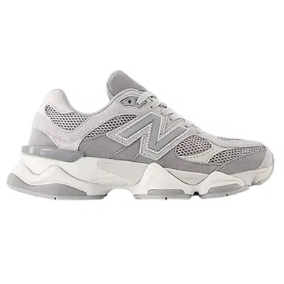 New Balance Unisex Sneaker  - 9060 - Grey In Gray