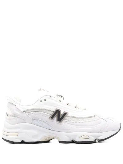 New Balance Unisex Sneakers In Grigio