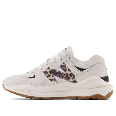 New Balance Women's 5740 In White/black