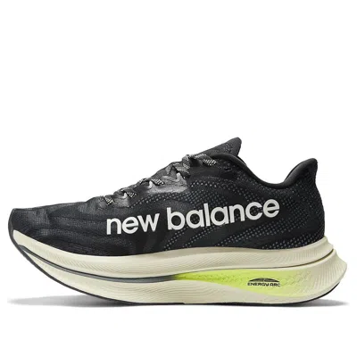 New Balance Women's Fuelcell Supercomp Trainer V2 In Black/green
