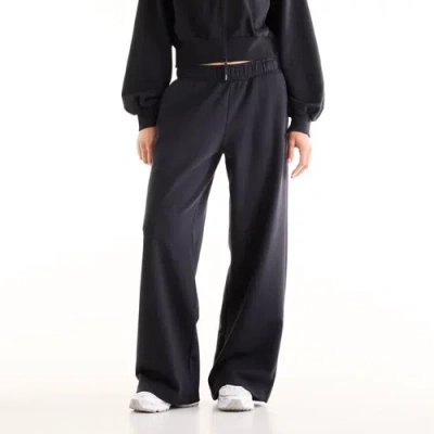 New Balance Women's Klutch Athletics French Terry Pant In Black