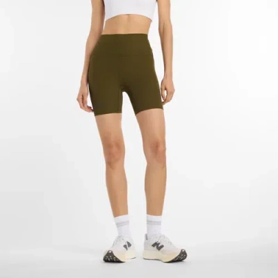 New Balance Women's Nyc Marathon Rib High Rise Short 6" In Green