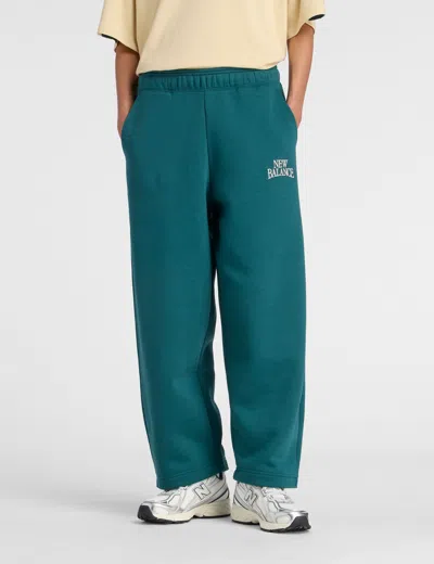 New Balance Women's Trackside Fleece Barrel Pant In Green