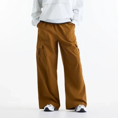 New Balance Women's Woven Cargo Pant In Brown Polywoven, Size X-large