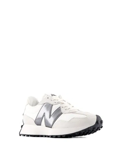 New Balance 327 In Black/white