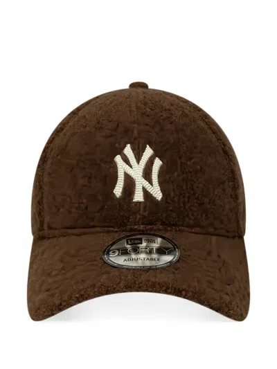 New Era 9forty New York Yankees Mlb Baseball Cap In Brown