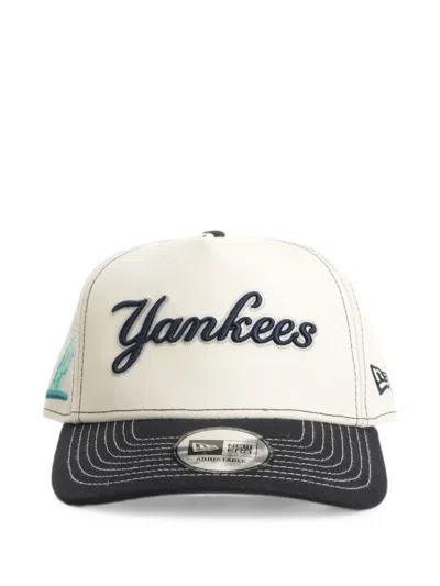 New Era 9forty New York Yankees Snapback Cap In Gold