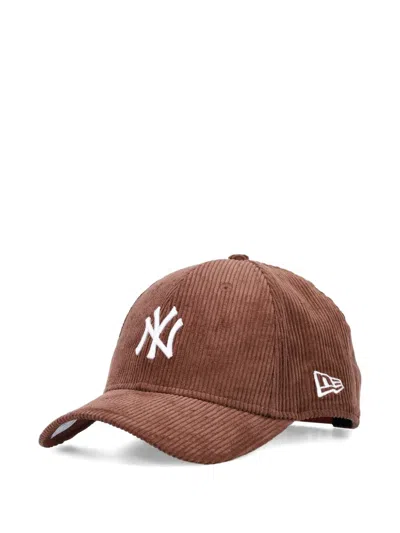 New Era 9forty Yankees-logo Baseball Cap In Brown