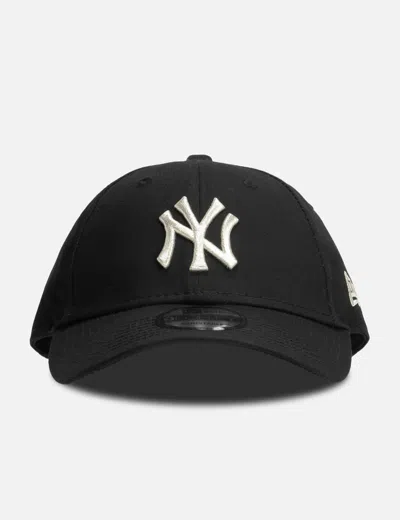 New Era Basic Silver Mlb New York Yankees 9forty Cap In Black