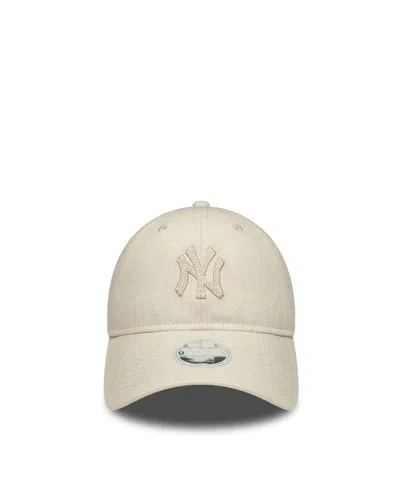 New Era Cappellino 9twenty New York Yankees Mlb Linen Beige Chiaro Donna In Red