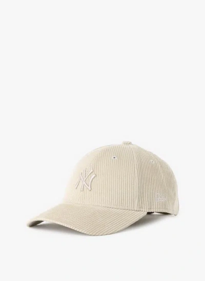 New Era Casquette Côtelé En Coton In Neutral