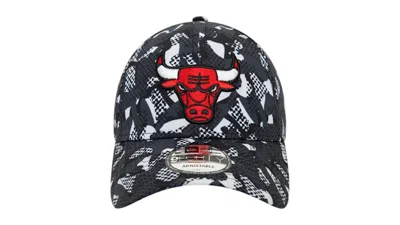 Pre-owned New Era Chicago Bulls Seasonal Print 9forty Cap (ss25) In Black