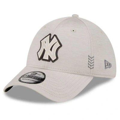 New Era Cream New York Yankees 2024 Clubhouse 39thirty Flex Fit Hat