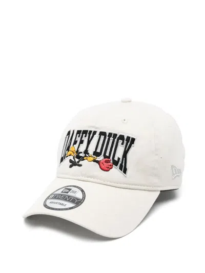 New Era Daffy Duck Wb Washed 9twenty Hat In Neutral
