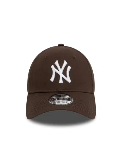 New Era "league Ess 940" Hat In Brown