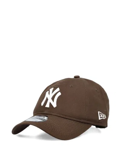 New Era League Essential 9twenty® Ny-logo Baseball Cap In Brown