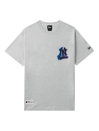 New Era Logo-print T-shirt In Gray