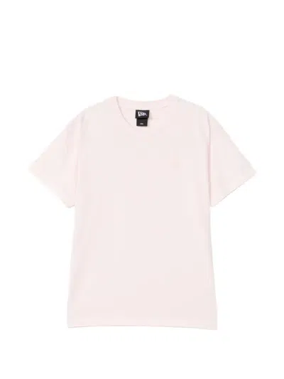 New Era 로고 자수 티셔츠 In Pink