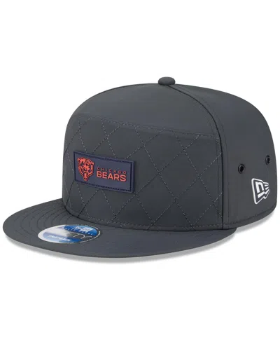 New Era Men's Charcoal Chicago Bears 2025 Sideline Cold Weather Split Panel 9fifty Snapback Hat In Black