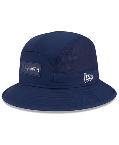New Era Men's Navy New England Patriots 2025 Sideline Bucket Hat In Blue