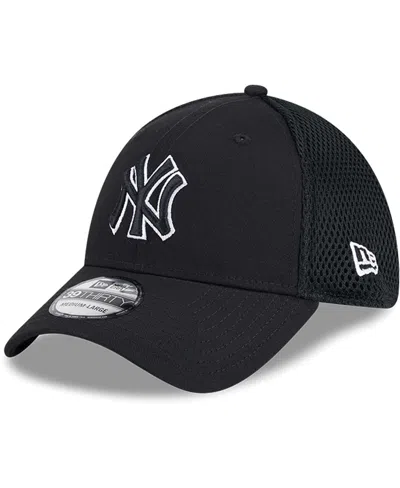 New Era Men's New York Yankees Evergreen Black White Neo 39thirty Flex Hat