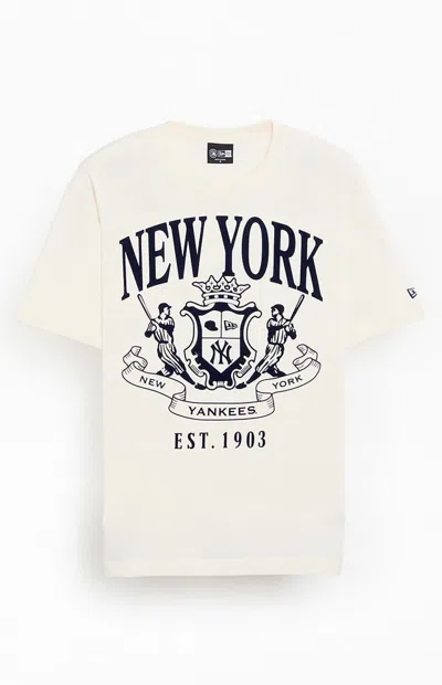 New Era Men's Yankees Crest T-shirt In Tan In White