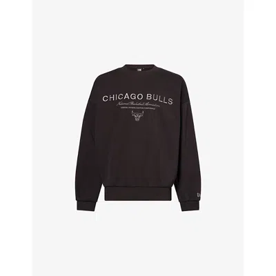 New Era Mens Black  X Nba Bulls Logo-embroidered Cotton-jersey Sweatshirt Xl